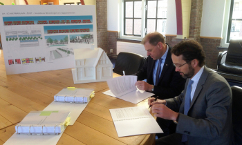 Ondertekening contracten Schaepmanlaan - RKWBV en Uffkes  (5).JPG